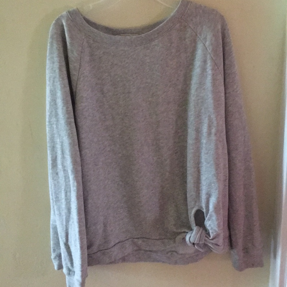 Grey sweatshirt with tie